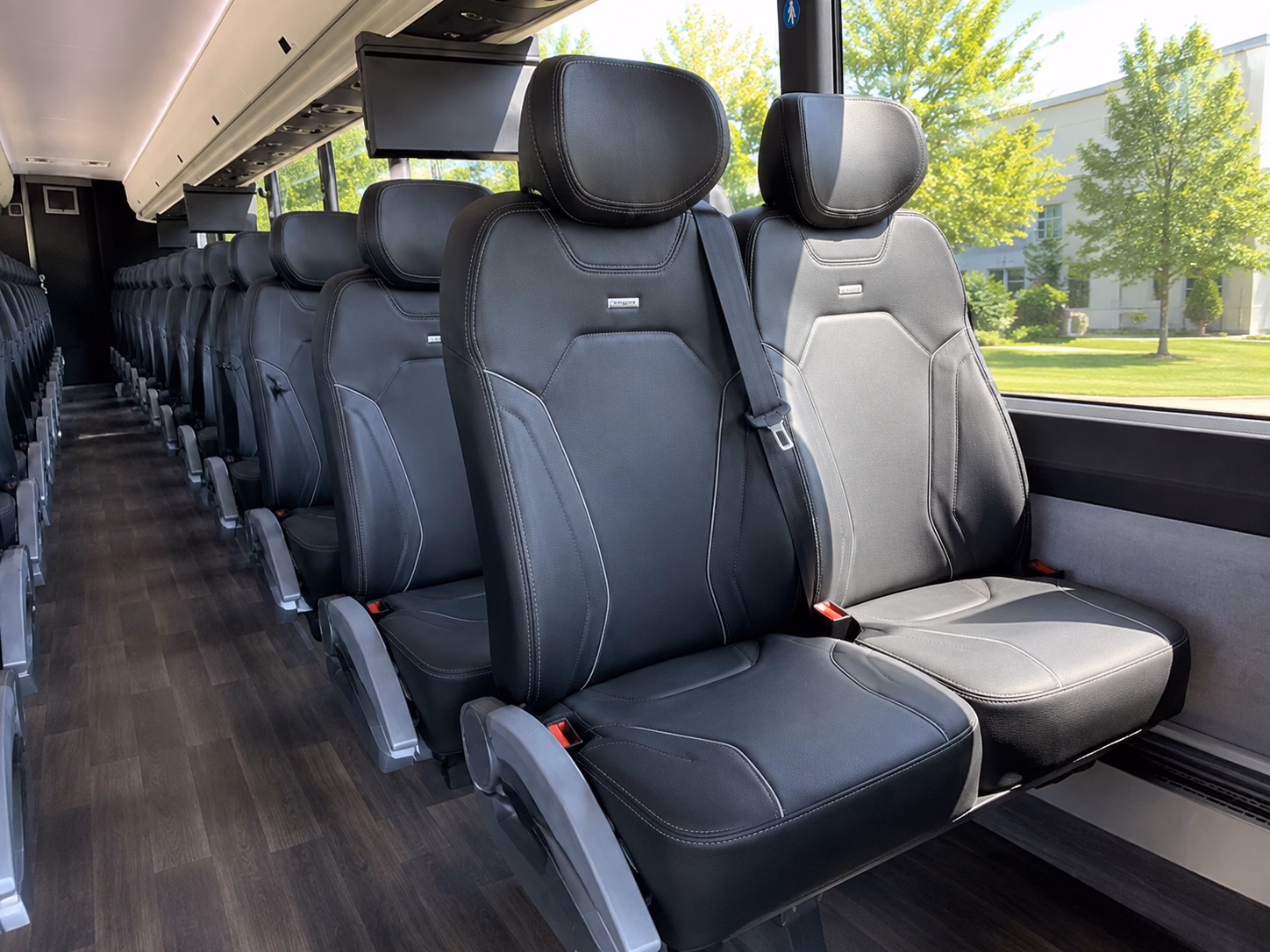charter buses for gated venue weddings at entrada and the ledges